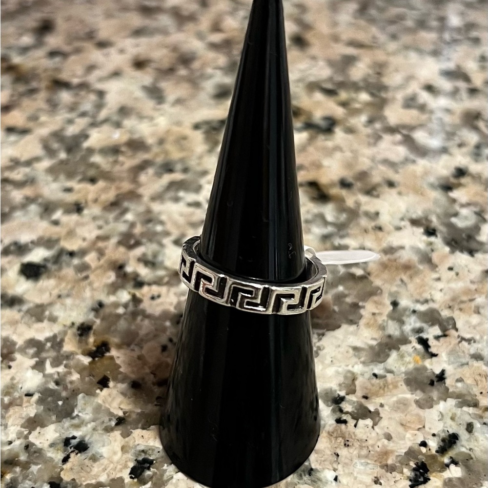 Silver Geometric Pattern Ring (Size 7) New - Picture 1 of 2